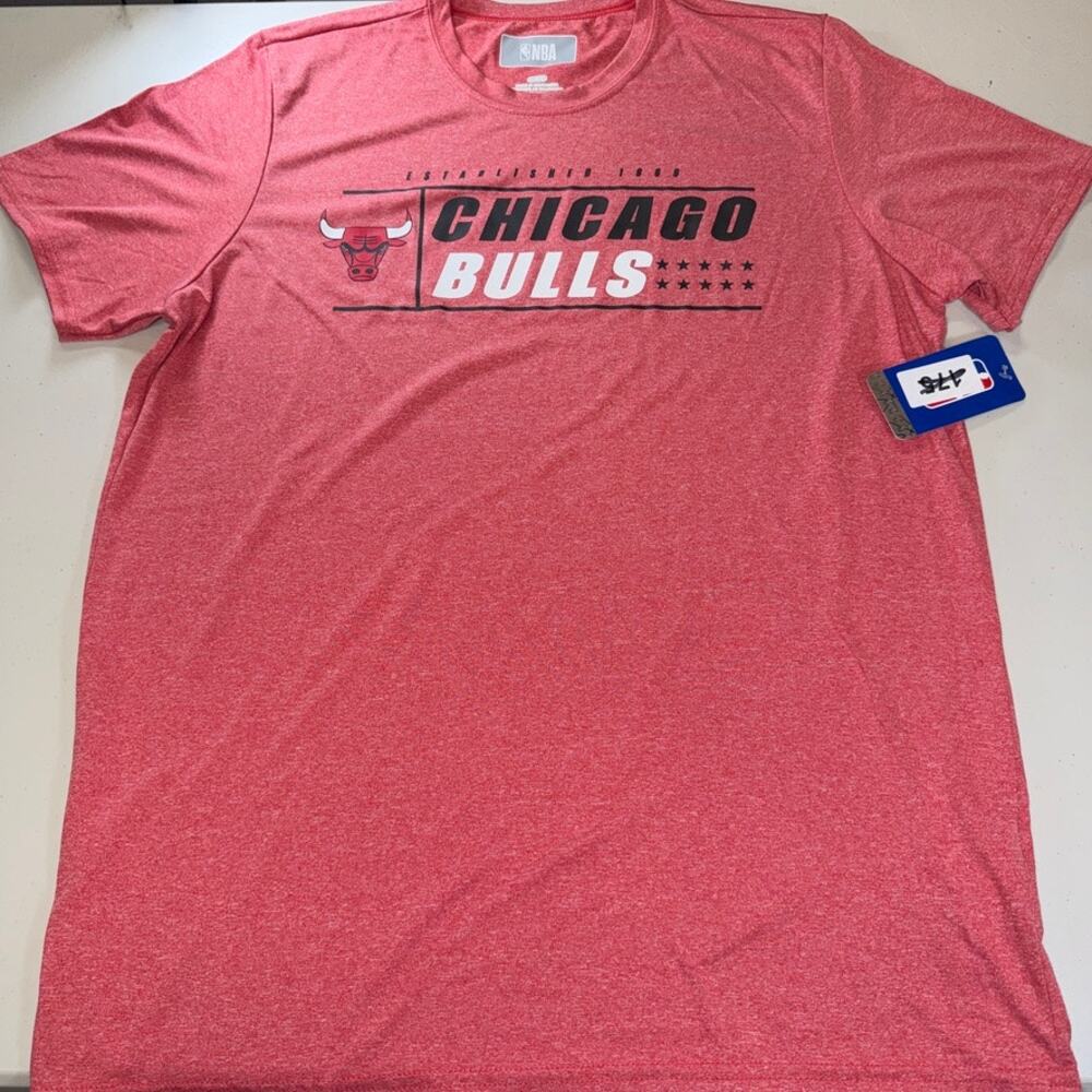 Chicago Bulls NBA T-Shirt Large NWT